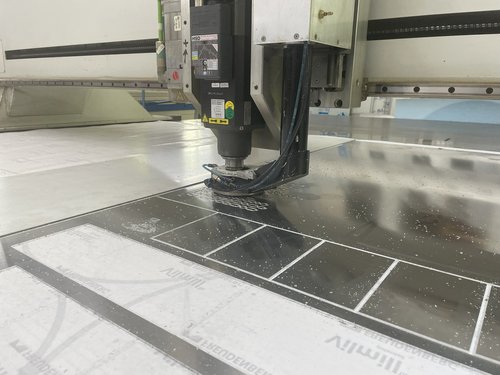 Fertigungsmaschine - zum Blogbeitrag: SEIWO Technik: Gläubiger machen den Weg für den zügigen Abschluss der Sanierung frei