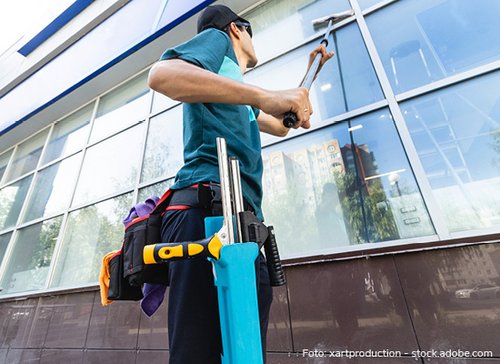  - zum Blogbeitrag: Industrie- und Gebäudereinigungsspezialist: Investorensuche für Güntzel Objekt-Service angelaufen
