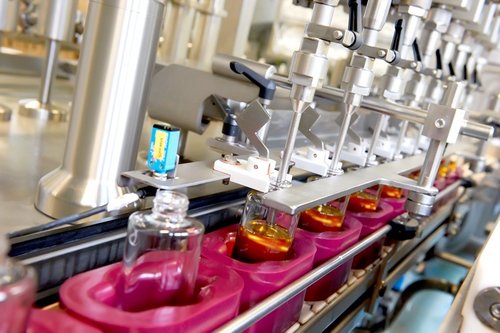 Portioniermaschine - zum Blogbeitrag: Erfolgreiche Suche nach neuem Partner: MUSSLER COSMETIC PRODUCTION wird Teil der REVIDERM-Gruppe