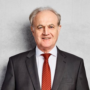 Dr. Roland Fendel