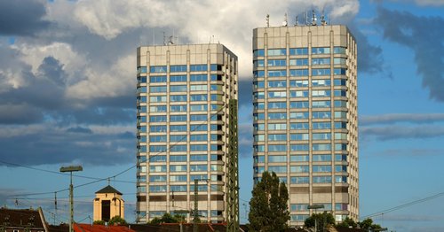 Zwillingstürme in Mainz - zum Blogbeitrag: Nach Insolvenzantrag der BaFin: Vorläufiger Insolvenzverwalter Dr. Dietmar Haffa sichert Vermögen der North Channel Bank