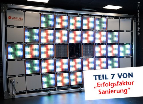 wand  mit solarplatten - zum Blogbeitrag: Erfolgsfaktor Sanierung: Unter der Sonne Sachsens