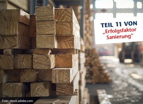 gestapelte Holzbalken - zum Blogbeitrag: Ein ordentliches Stück Holz: Die erfolgreiche Sanierung der Ziegler-Gruppe