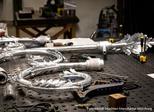 Bauteile aus Metall für Leuchten - zum Blogbeitrag: Kein Übernahmeangebot: Geschäftsbetrieb der Leuchten Manufactur Wurzen muss bis Ende Februar eingestellt werden