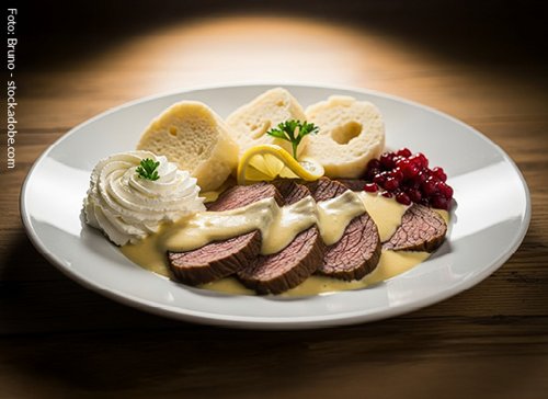 Teller mit tschechischem Essen - zum Blogbeitrag: DUAE AVES: Geordneter Betreiber-Übergang für tschechisch-böhmische Restaurants in Dresden und Pirna kommt gut voran