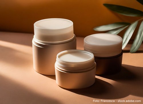 drei cremedosen - zum Blogbeitrag: BCG Baden-Baden Cosmetics startet Eigenverwaltungsverfahren – Geschäftsbetrieb läuft  uneingeschränkt weiter 