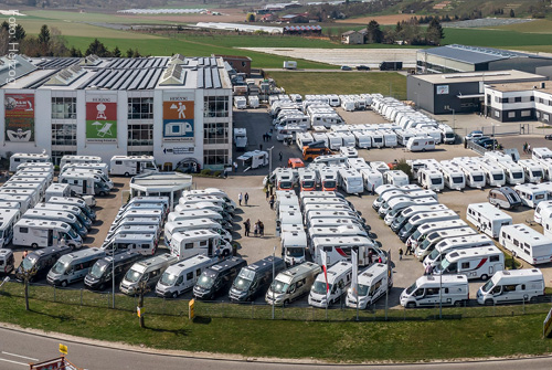 Blick von oben auf Firmengelaende Herzog - zum Blogbeitrag: Alle Arbeitsplätze bei Herzog erhalten: Fortführungslösung für den Spezialisten für Vorzelte und Outdoor-Ausrüstung