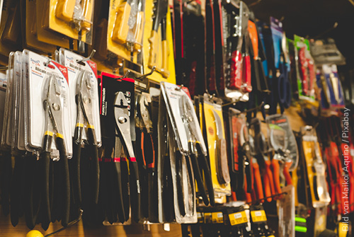 Verschiedene Werkzeuge - zum Blogbeitrag: Groß- und Einzelhandelsunternehmen Rauch in Achern muss Insolvenzantrag stellen – Beratung und Verkauf laufen in vollem Umfang weiter