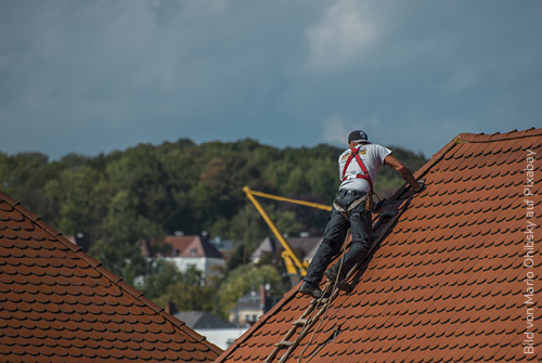  - zum Blogbeitrag: Dachdeckerei Schmidt muss Geschäftsbetrieb einstellen – dennoch Hoffnung für einen Teil der Mitarbeitenden